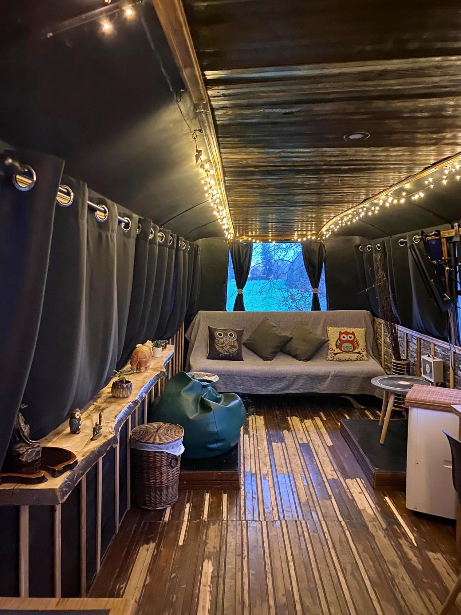 - Magic Bus - Otel Klorakas Dış mekan fotoğraf
