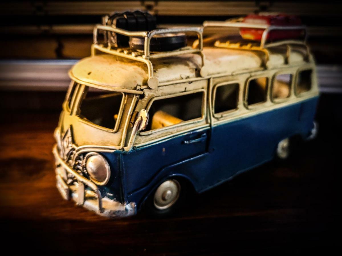 - Magic Bus - Otel Klorakas Dış mekan fotoğraf